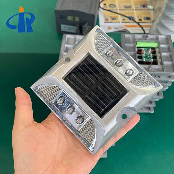 <h3>360 Degree Solar Road Stud For Bridge In UAE-RUICHEN Solar </h3>
